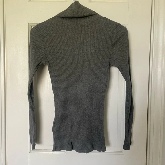 Club Monaco Gray Ribbed Turtleneck Sweater - Picture 4 of 4